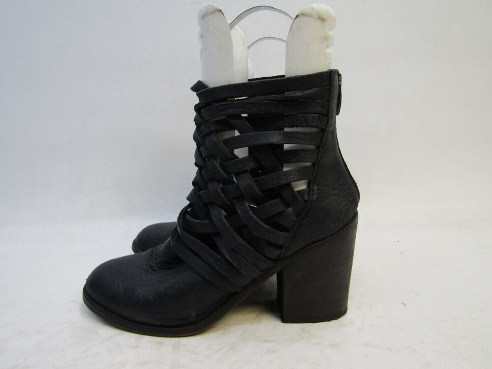 Free People Womens Size 39 EUR Black Leather Zip Heeled Ankle Boots Bootie